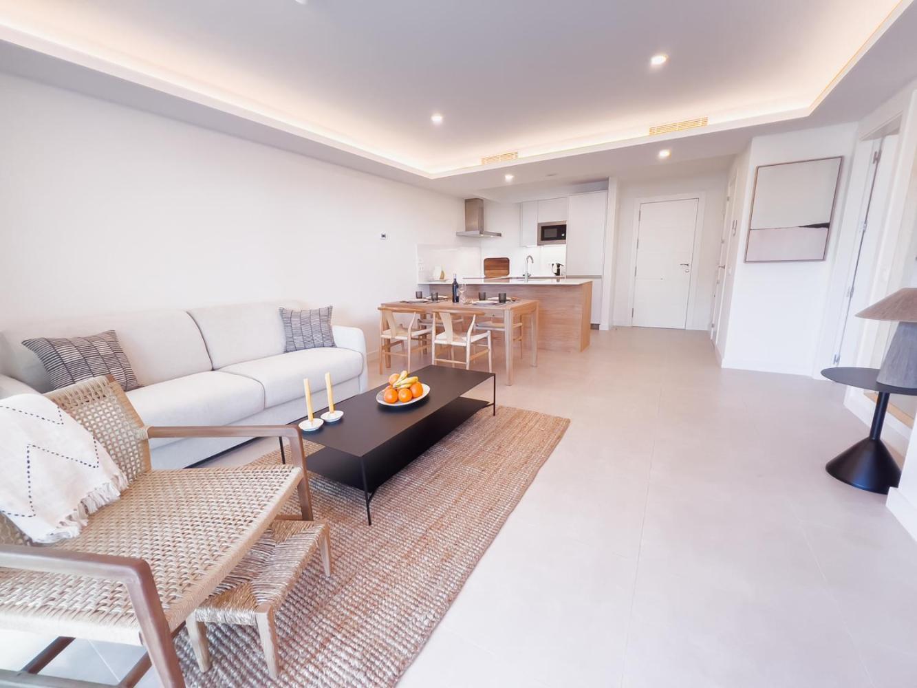 Apartment On The Golden Mile Apartment *